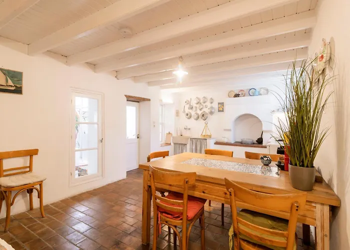 Maison Amandine Rhodes City